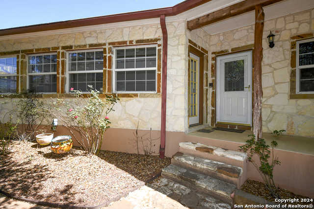 photo 3: 930 COUNTY ROAD 2720, Mico TX 78056