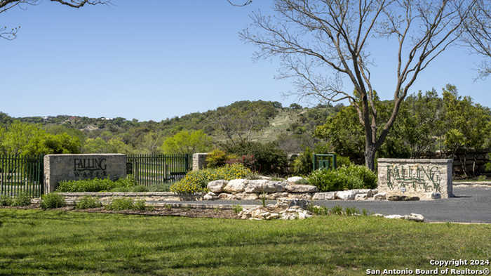 photo 2: 130 N Dripping Springs, Comfort TX 78013