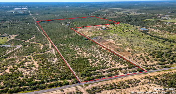 photo 1: 1799 Shamaca Rd, Carrizo Springs TX 78834