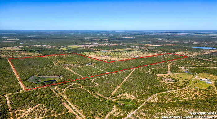 photo 2: 1799 Shamaca Rd, Carrizo Springs TX 78834