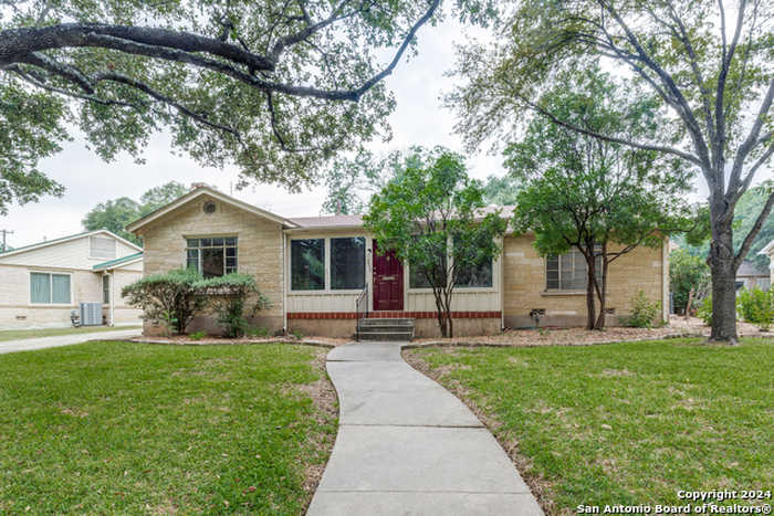 photo 1: 209 Calumet Pl, San Antonio TX 78209