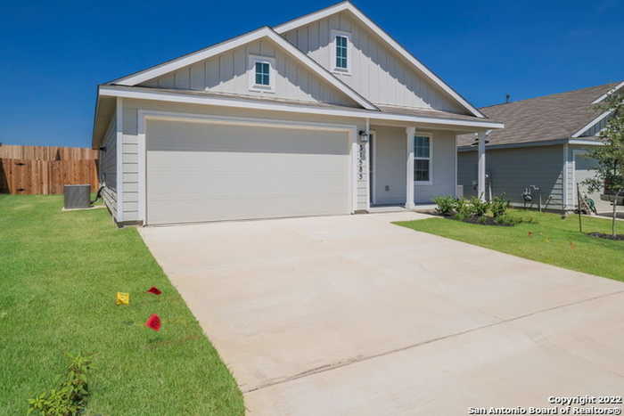 photo 2: 613 Agave Circle, Jourdanton TX 78026