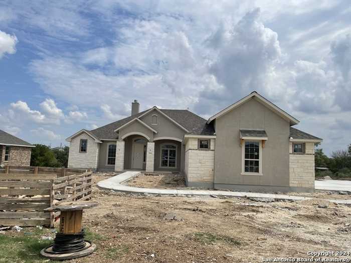 photo 1: 5014 Estates Oak Way, San Antonio TX 78263