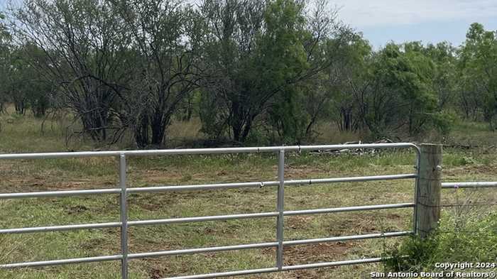 photo 2: LOT 8 CR 327, Jourdanton TX 78026