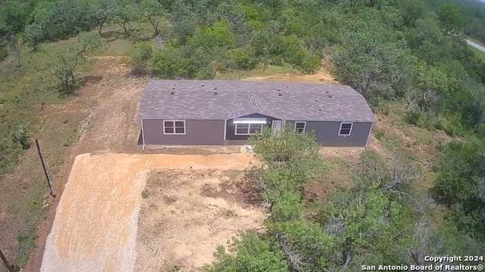 photo 1: 124 Turkey Gulch, Pleasanton TX 78064