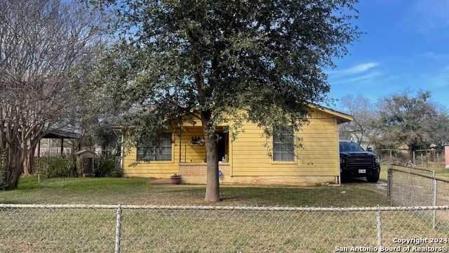 photo 1: 131 N VINTON, Pearsall TX 78061