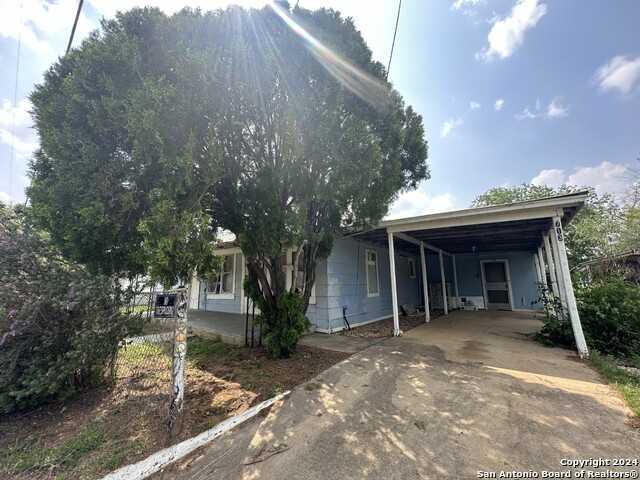 photo 2: 713 hackberry, Cotulla TX 78014