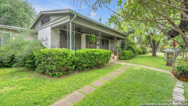 photo 2: 6812 N VANDIVER RD, San Antonio TX 78209