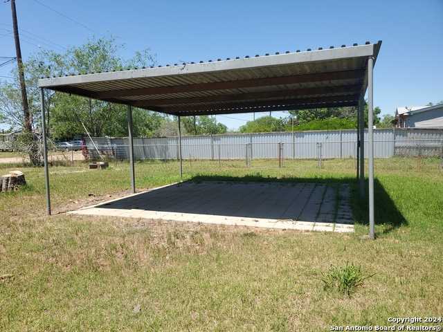 photo 3: 1201 PALMETTO ST, Jourdanton TX 78026