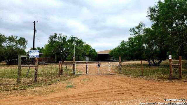 photo 2: 1848 County Road 2557, Moore TX 78057