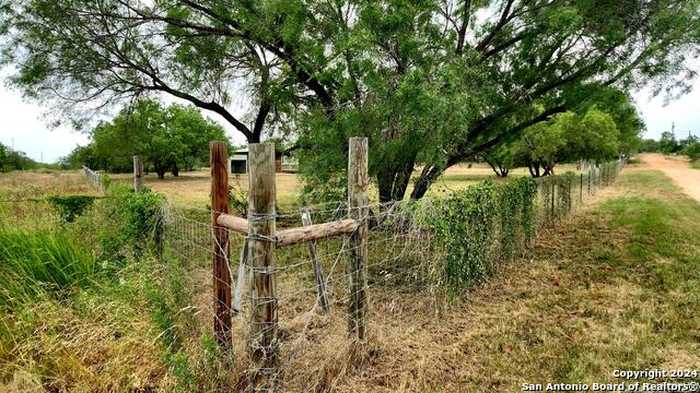 photo 23: 1848 County Road 2557, Moore TX 78057