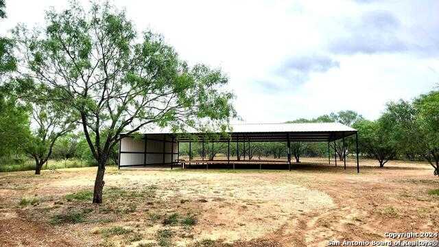 photo 3: 1848 County Road 2557, Moore TX 78057