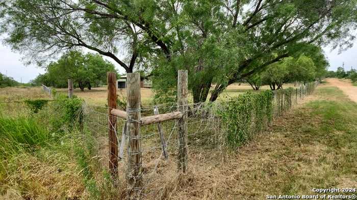 photo 17: 1848 County Road 2557, Moore TX 78057