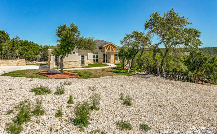 photo 1: 929 MOONLIGHT DR, Canyon Lake TX 78133