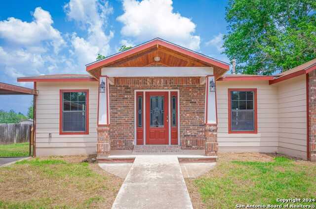 photo 3: 821 E Colorado Street, Pearsall TX 78061