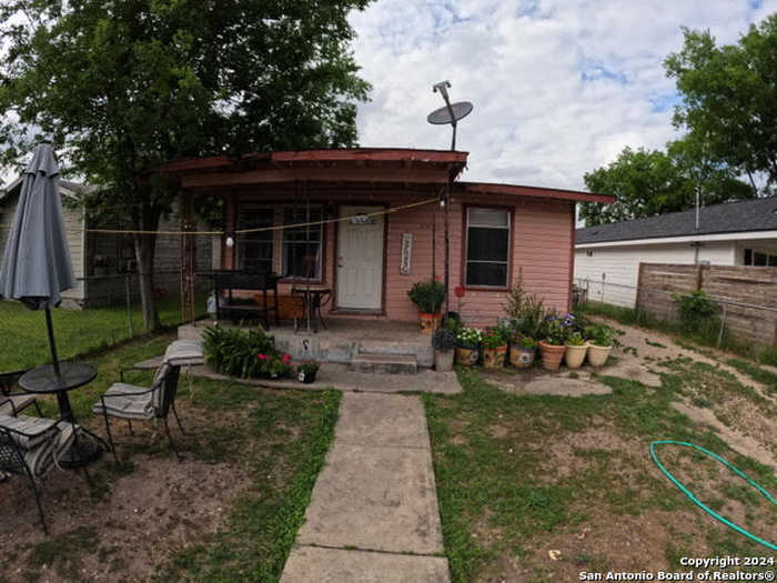 photo 2: 237 Surrey Ave, San Antonio TX 78225