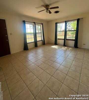 photo 3: 214 S 19TH ST, Carrizo Springs TX 78834