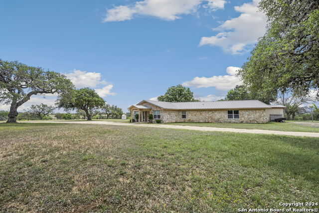 photo 2: 629 LAGUNA RD, Bandera TX 78003