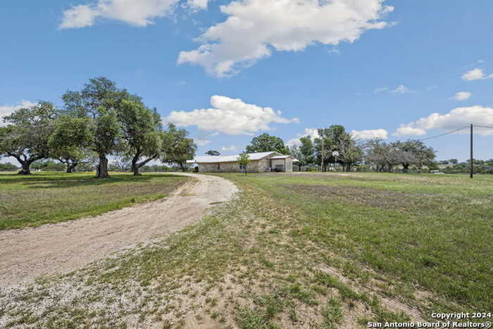 photo 32: 629 LAGUNA RD, Bandera TX 78003