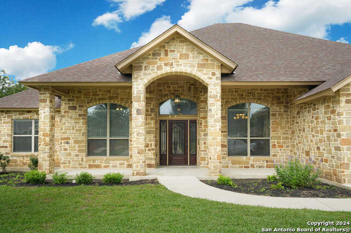 photo 2: 1212 WINDSONG CIR, Seguin TX 78155