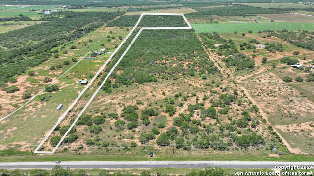 photo 1: Bluntzer Rd, Jourdanton TX 78026