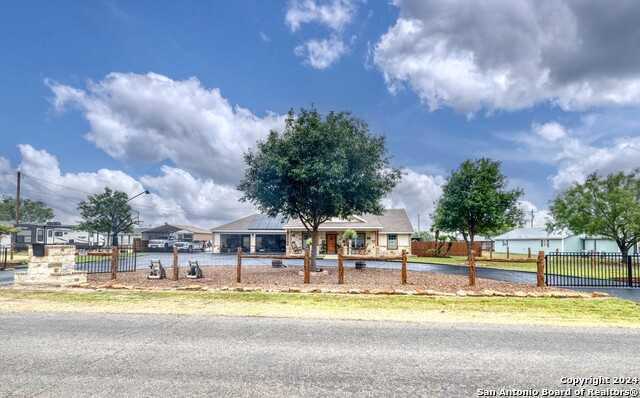 photo 3: 771 W WARD TRL, Uvalde TX 78801