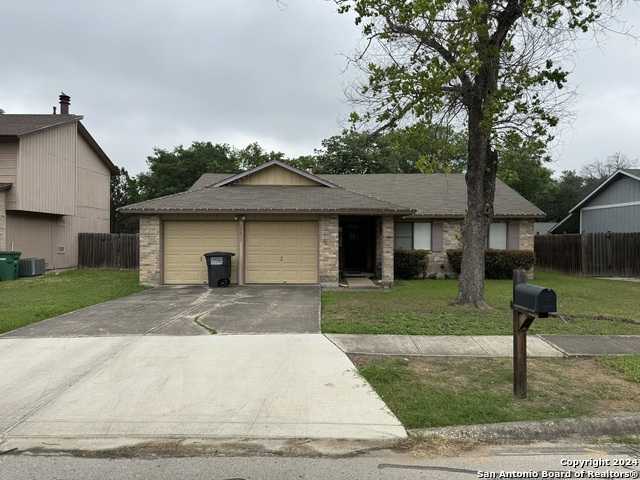 photo 2: 13911 WOODBREEZE ST, San Antonio TX 78217