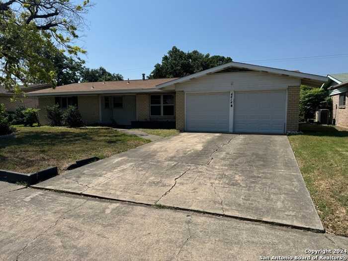 photo 1: 4414 HALL PARK DR, San Antonio TX 78218