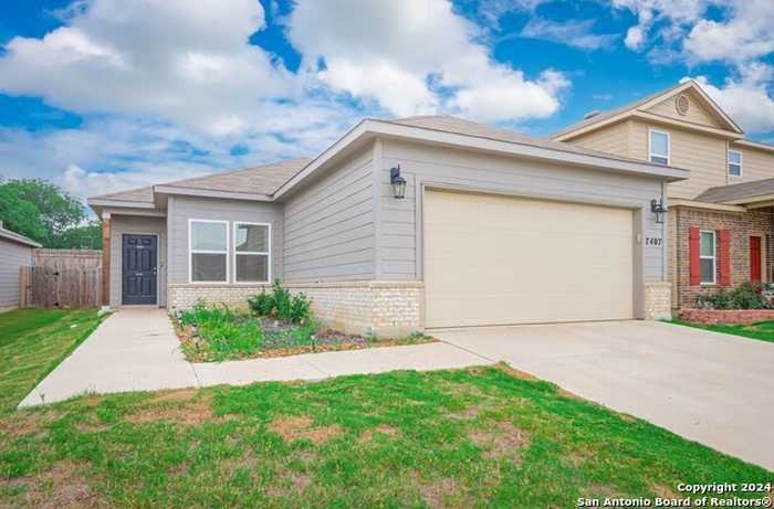 photo 1: 7407 Percheron Way, Elmendorf TX 78112