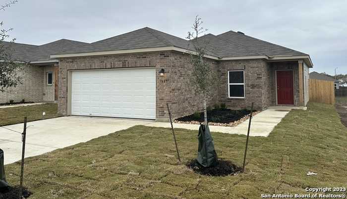 photo 1: 7419 Homewood Ln, Elmendorf TX 78112