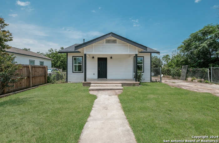 photo 2: 1527 W FRENCH PL, San Antonio TX 78201