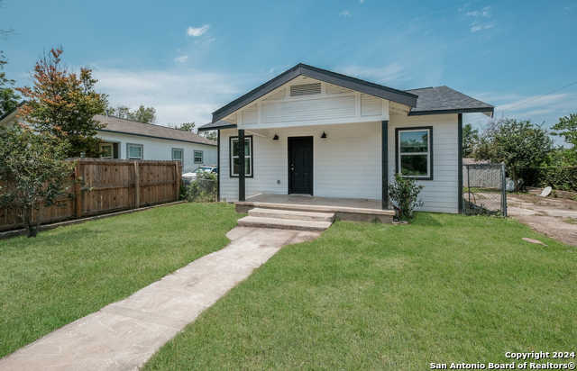 photo 3: 1527 W FRENCH PL, San Antonio TX 78201