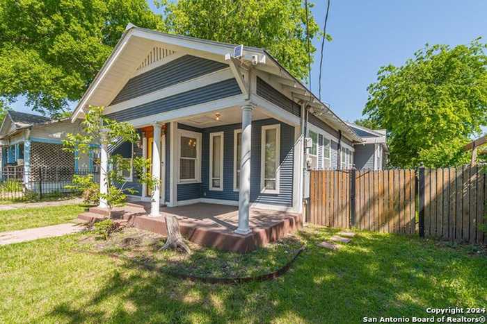 photo 1: 1609 W FRENCH PL, San Antonio TX 78201