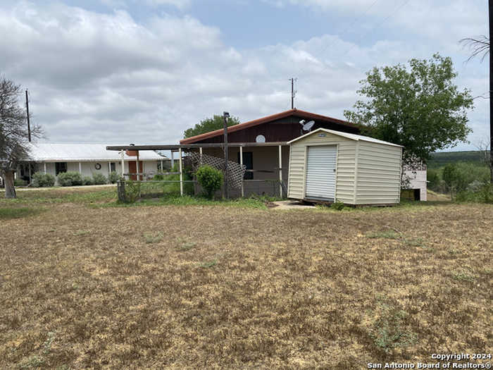 photo 2: 576 Papaya Drive, ZAPATA TX 78076