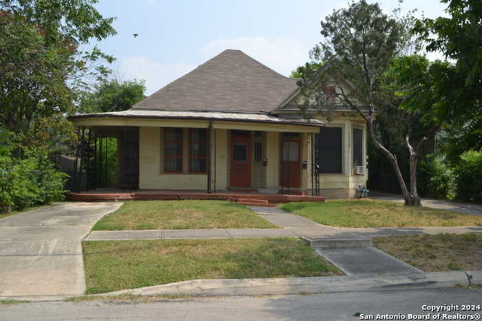 photo 2: 245 CORNELL AVE, San Antonio TX 78201