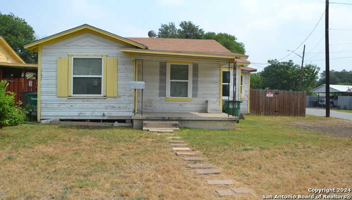 photo 1: 2703 MENCHACA ST, San Antonio TX 78228