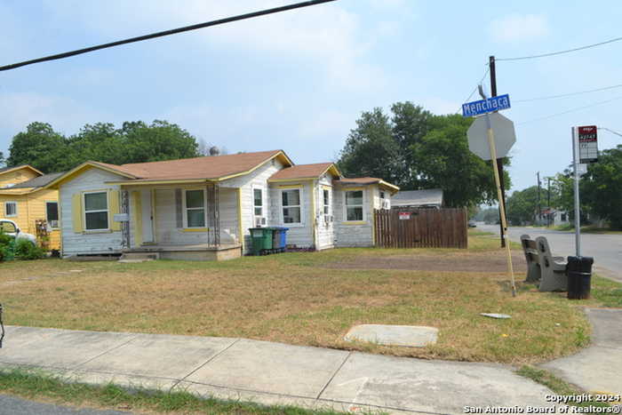 photo 2: 2703 MENCHACA ST, San Antonio TX 78228