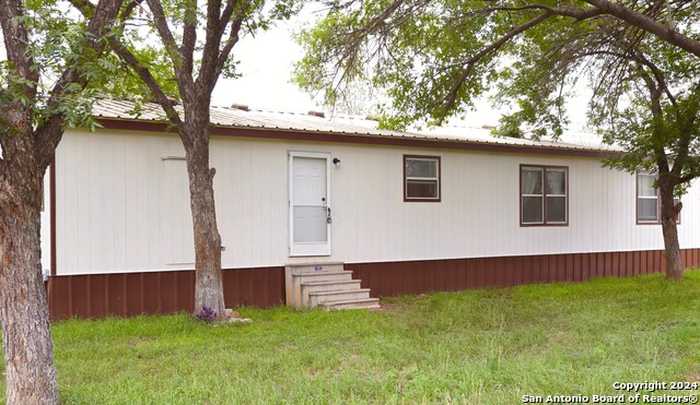 photo 20: 217 W. Commerce St, Uvalde TX 78801