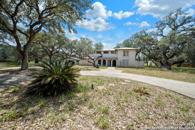 photo 1: 107 CYNTHIA DR, Pleasanton TX 78064