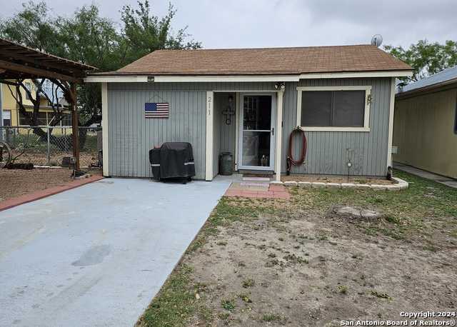 photo 3: 211 Plaza de Navarra, Brackettville TX 78832