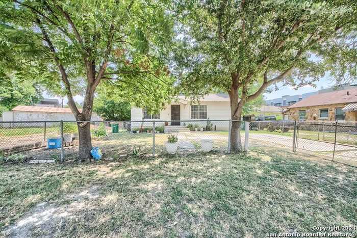 photo 2: 737 E PARK AVE, San Antonio TX 78212