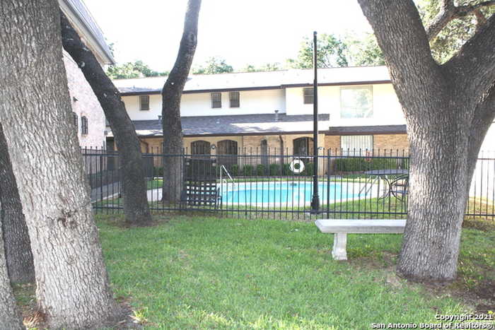 photo 2: 8915 Datapoint Dr Unit #49A, San Antonio TX 78229