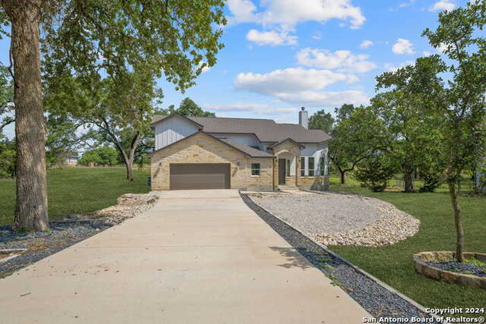 photo 1: 142 lon price, Blanco TX 78606