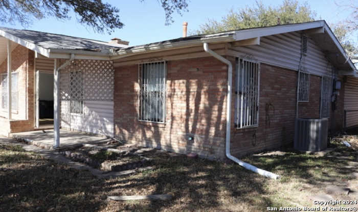 photo 2: 4311 EISENHAUER RD, San Antonio TX 78218