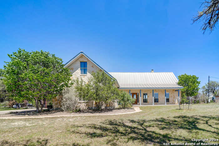 photo 1: 108 Mulberry Ln, Boerne TX 78006