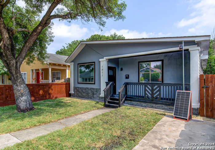 photo 1: 1011 W LYNWOOD AVE, San Antonio TX 78201