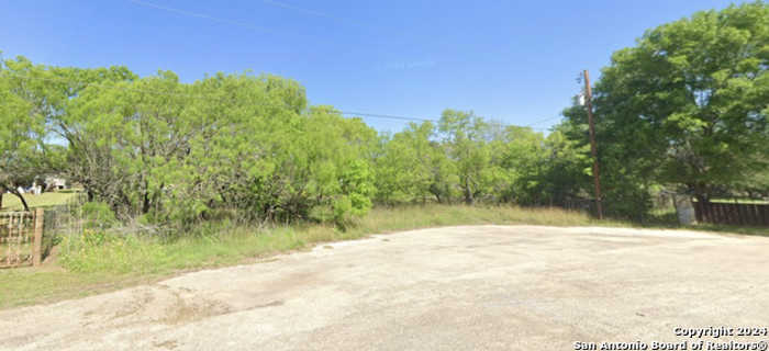 photo 1: 275 FERN HOLLOW DR, Jourdanton TX 78026