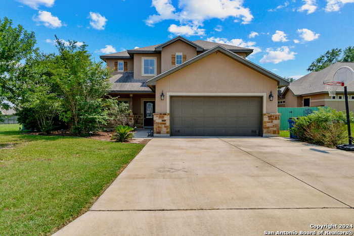 photo 1: 1627 STONE HAVEN, Pleasanton TX 78064