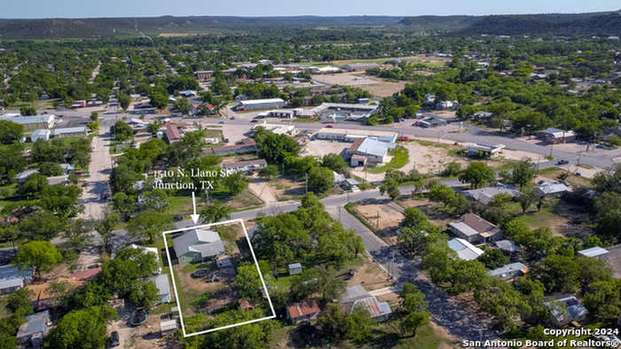 photo 2: 1510 N Llano St., Junction TX 76849