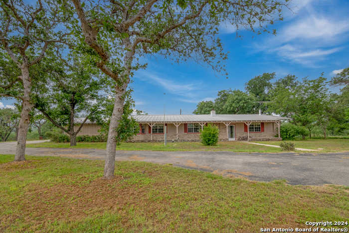 photo 2: 1457 W Ranch Road 1674, Junction TX 76849